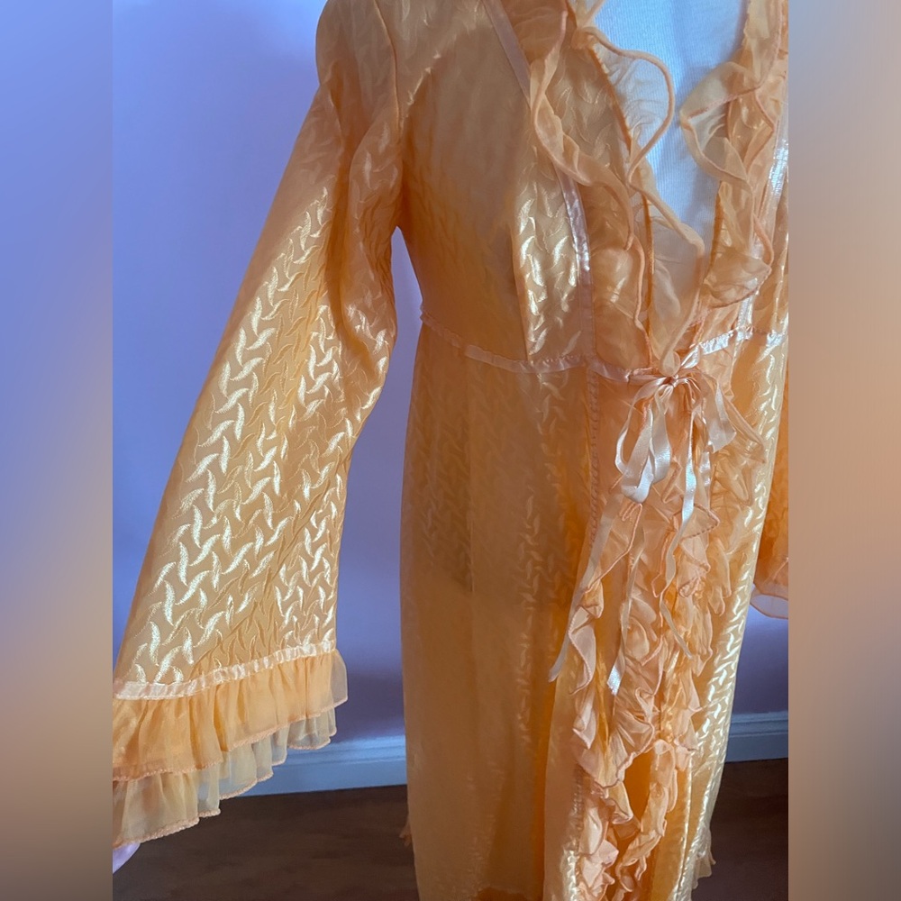 Vintage Ruffled Apricot Robe - Picture 6 of 10